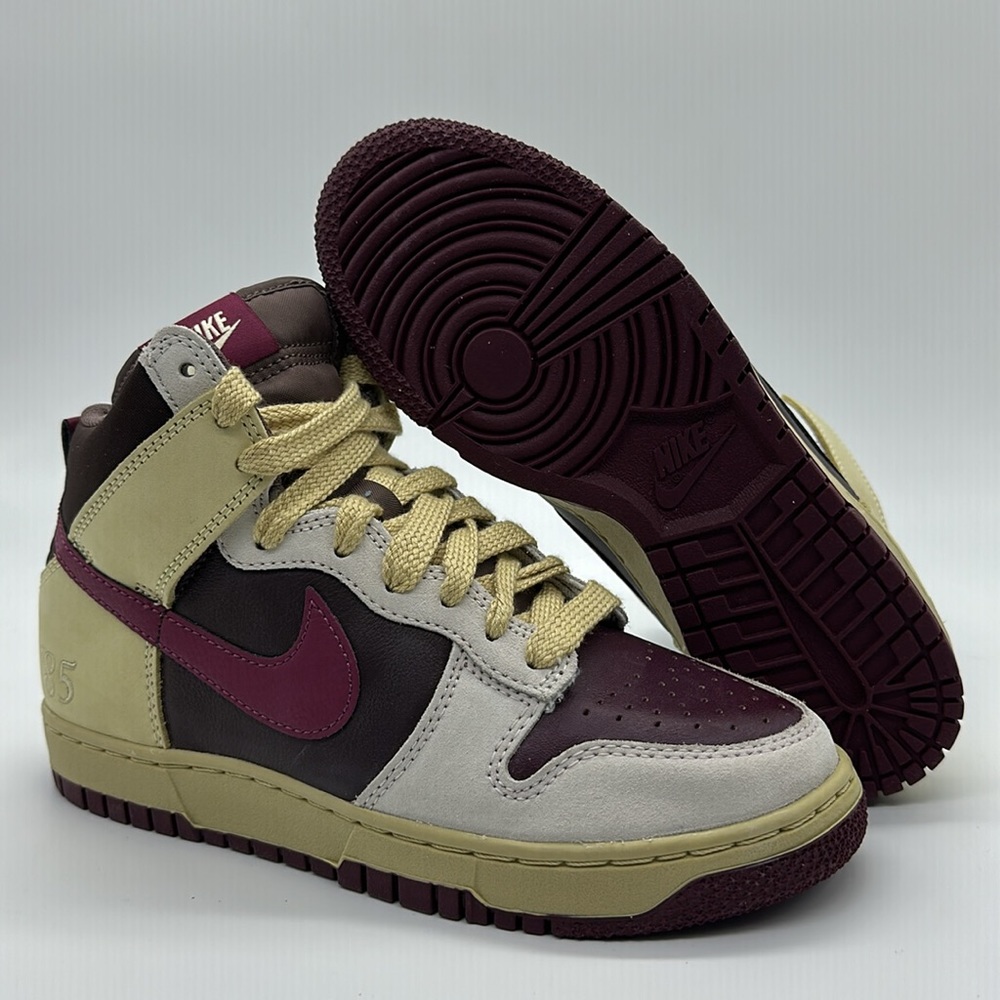 Nike Women's Sneakers in Burgundy and Cream